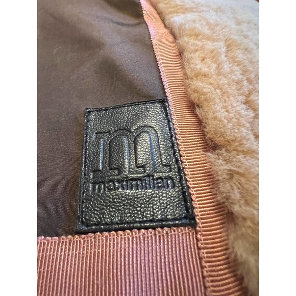 Maximilian Fur Vest $3600 size 4 - Picture 2 of 10